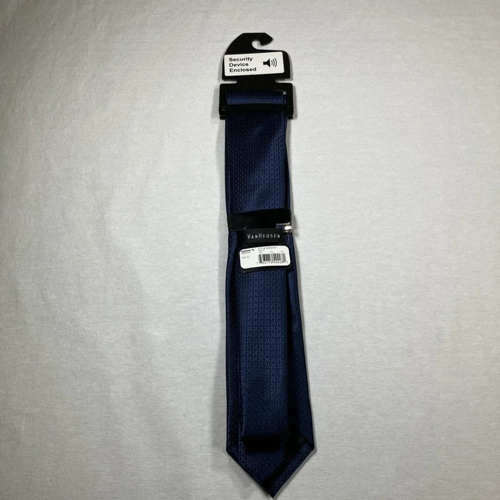 New Van Heusen Neck Tie with Tie Clip Navy Blue‎ Textured Basket-Weave Geometric
